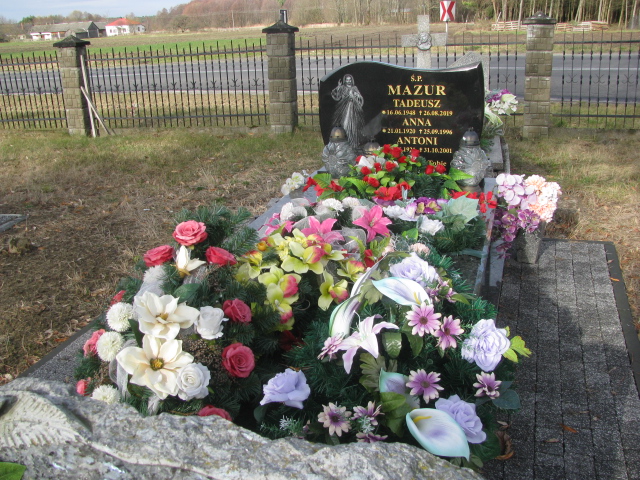 Grób Anna Mazur
